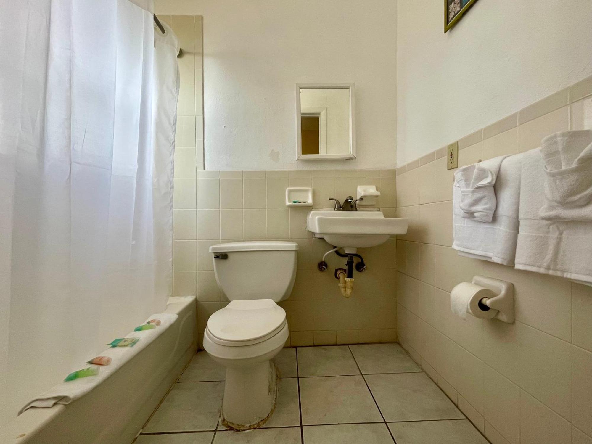 Ocean Holiday Motel Дейтона-Бич Экстерьер фото